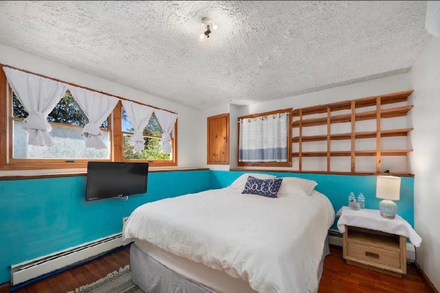 Photo of Bedroom in Saunderstown