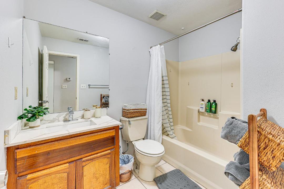 Photo of Bathroom in Palmhurst