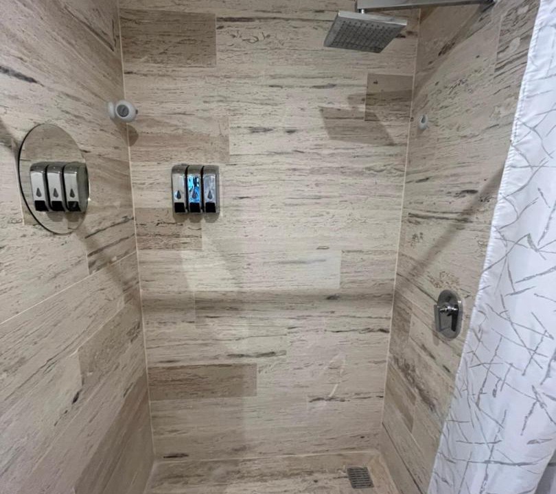 Photo of Bathroom in Anahuac