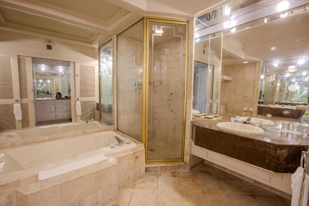 Photo of Bathroom in Peninsulas de Santiago