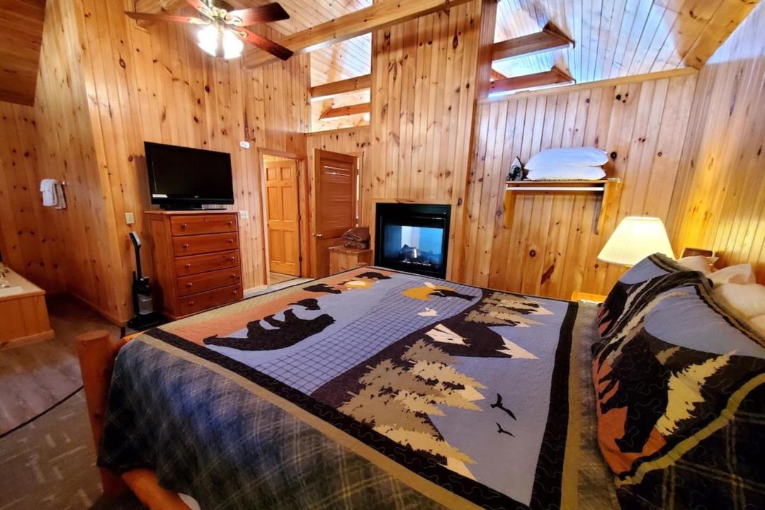 Photo of Bedroom in Gatlinburg