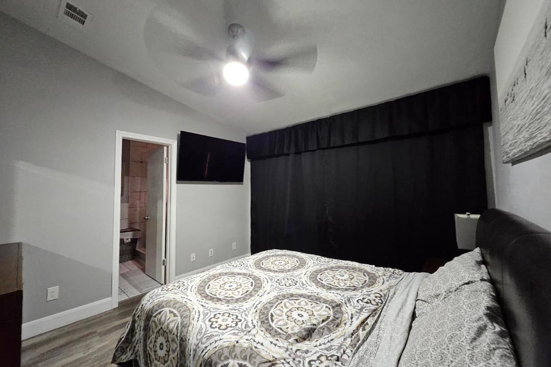 Photo of Bedroom in Lake Highlands