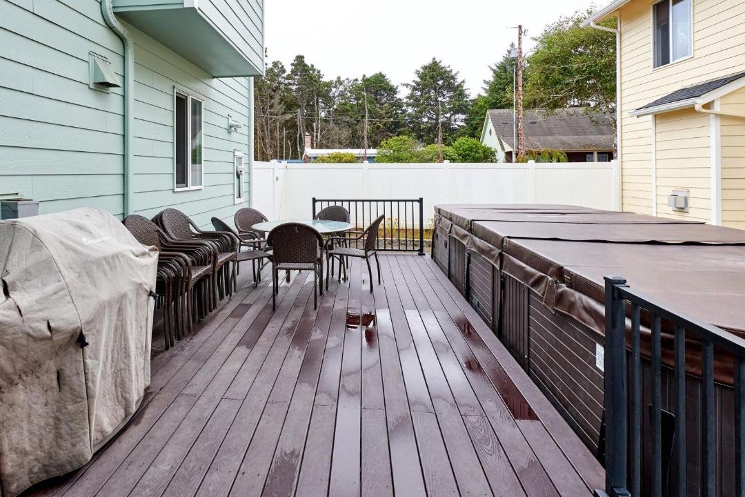 Photo of Patio Balcony in Lincoln Beach