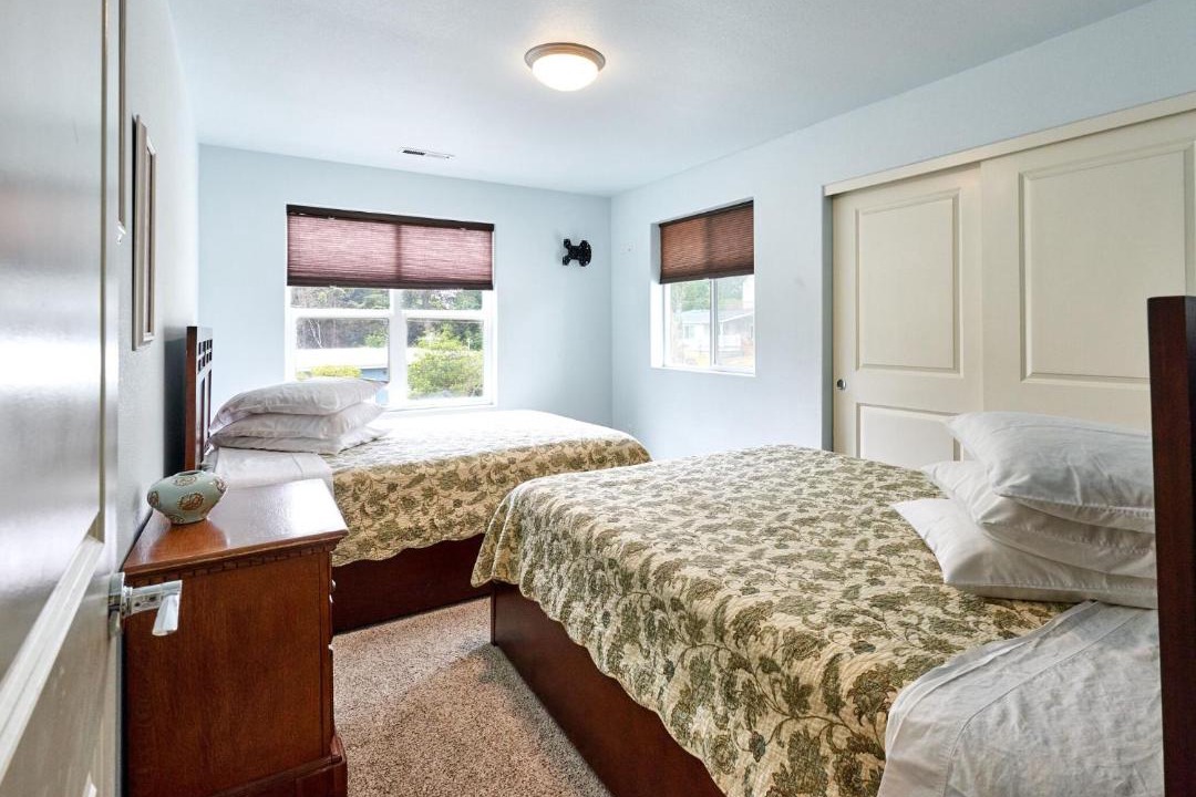 Photo of Bedroom in Lincoln Beach