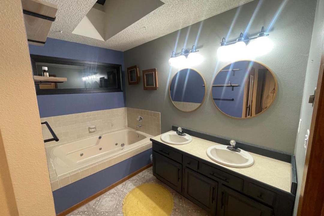 Photo of Bathroom in Bayshore - Klatt