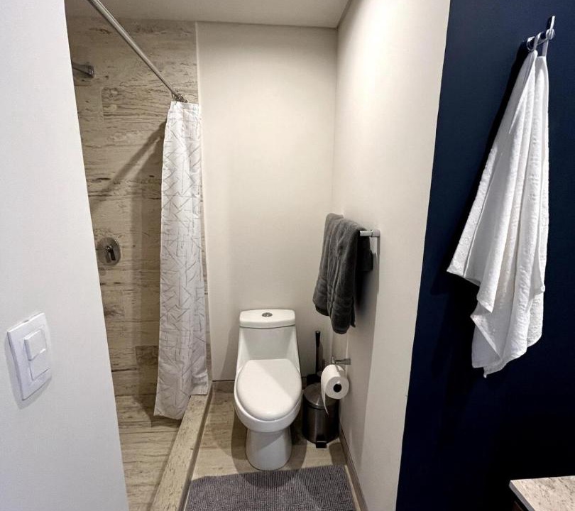 Photo of Bathroom in Anahuac