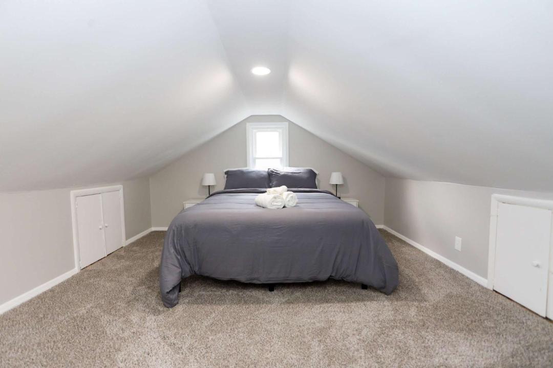 Photo of Bedroom in Roselawn Finance