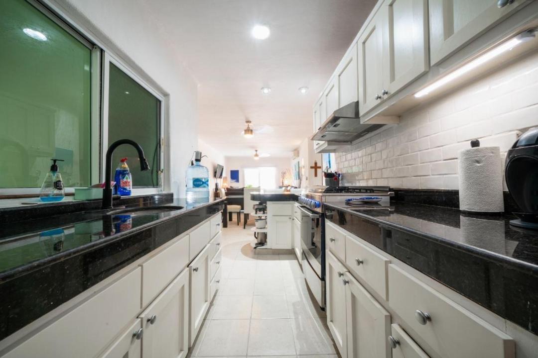 Photo of Kitchen in 12th Street