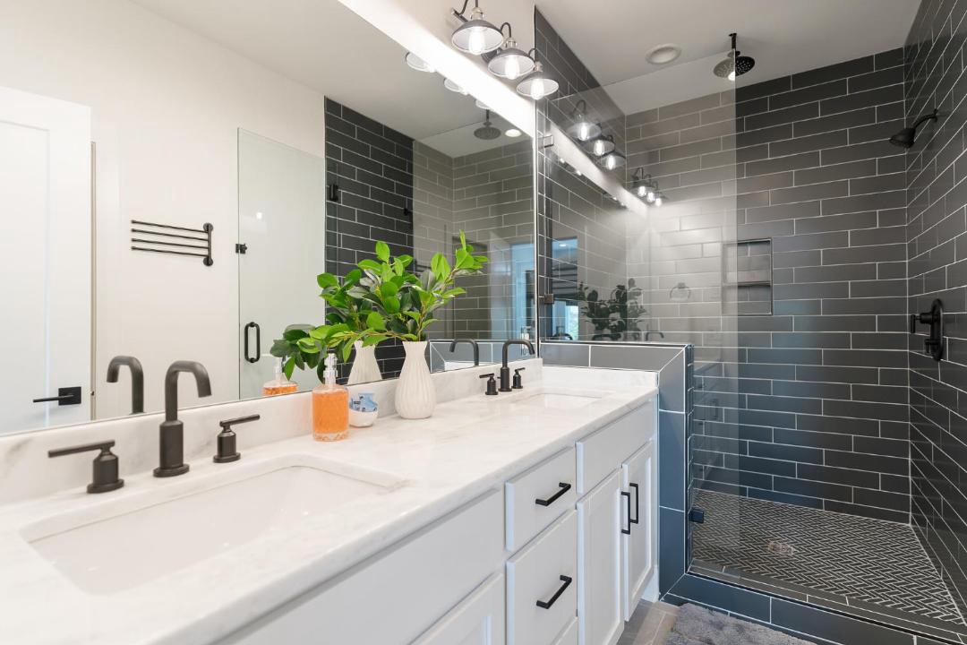 Photo of Bathroom in Hadley - Washington