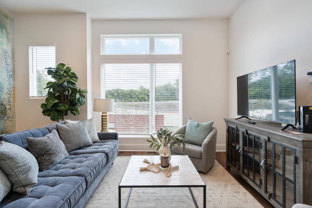 Photo of Livingroom in Hadley - Washington