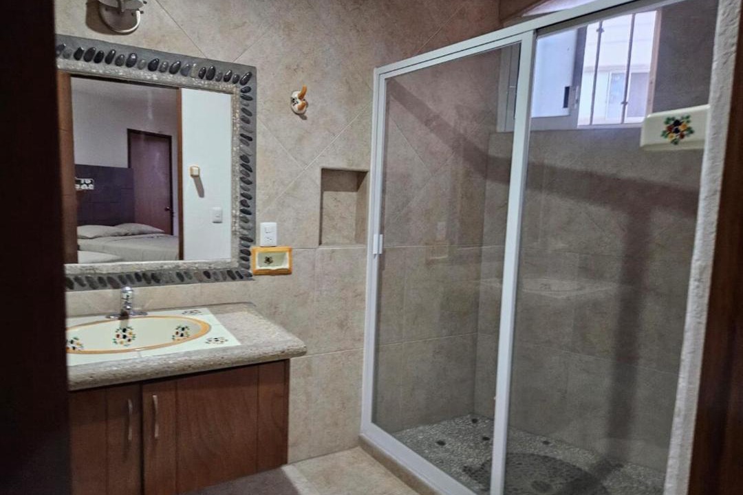 Photo of Bathroom in Burgos Bugambilias