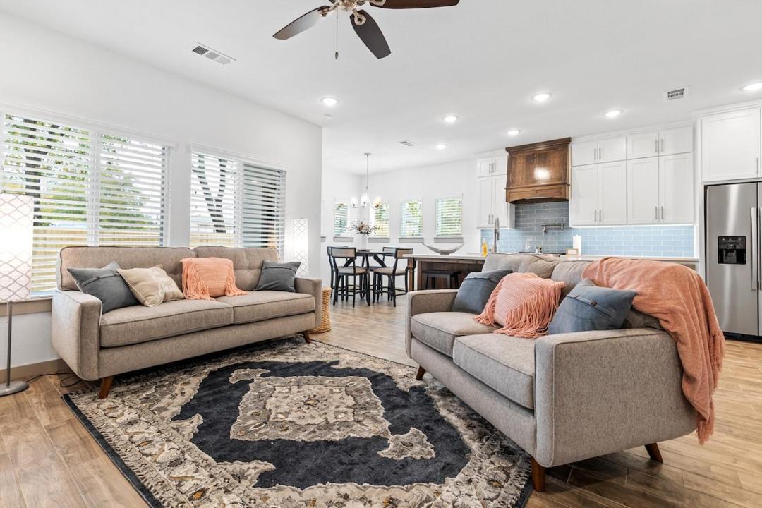 Photo of Livingroom in Central Arlington