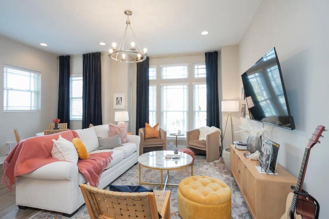 Photo of Livingroom in Hadley - Washington