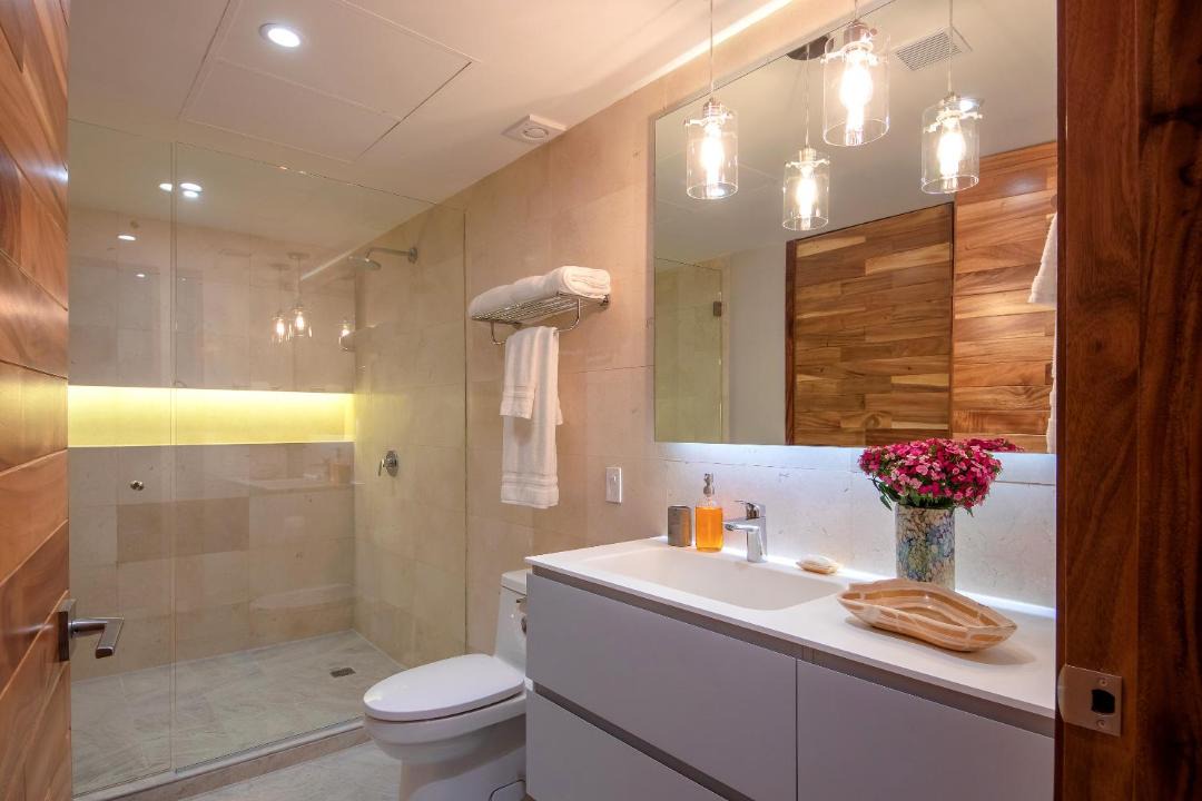 Photo of Bathroom in South Shore Hotel Area