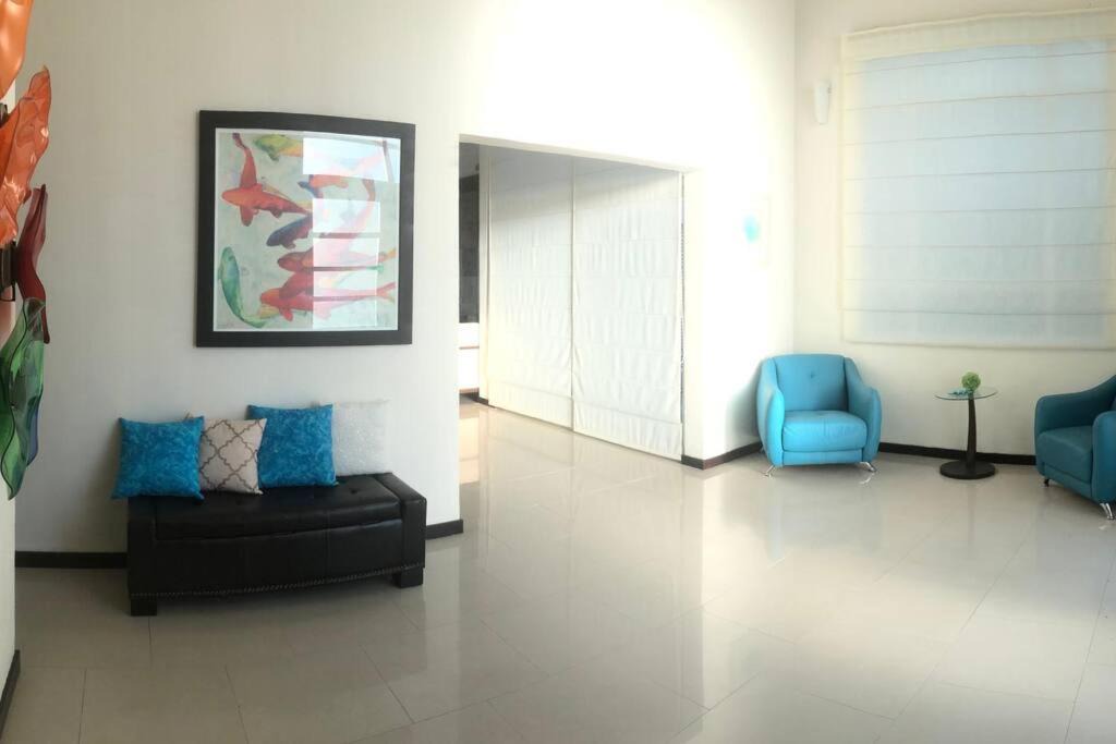 Photo of Livingroom in Flamingos
