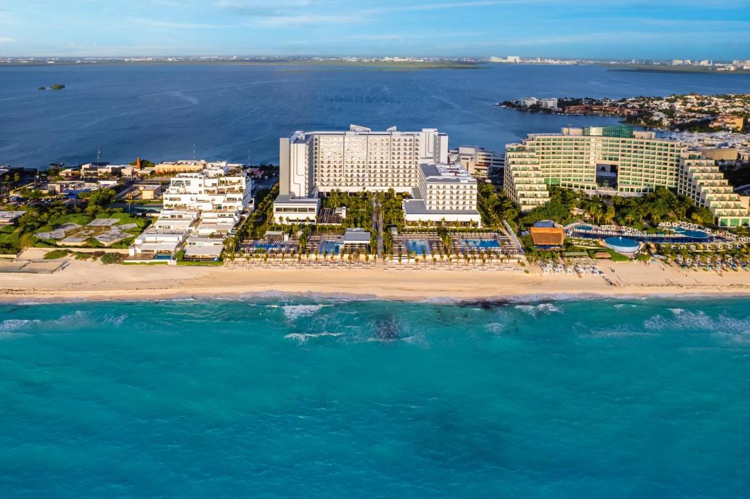 Photo of Buildings in La Isla