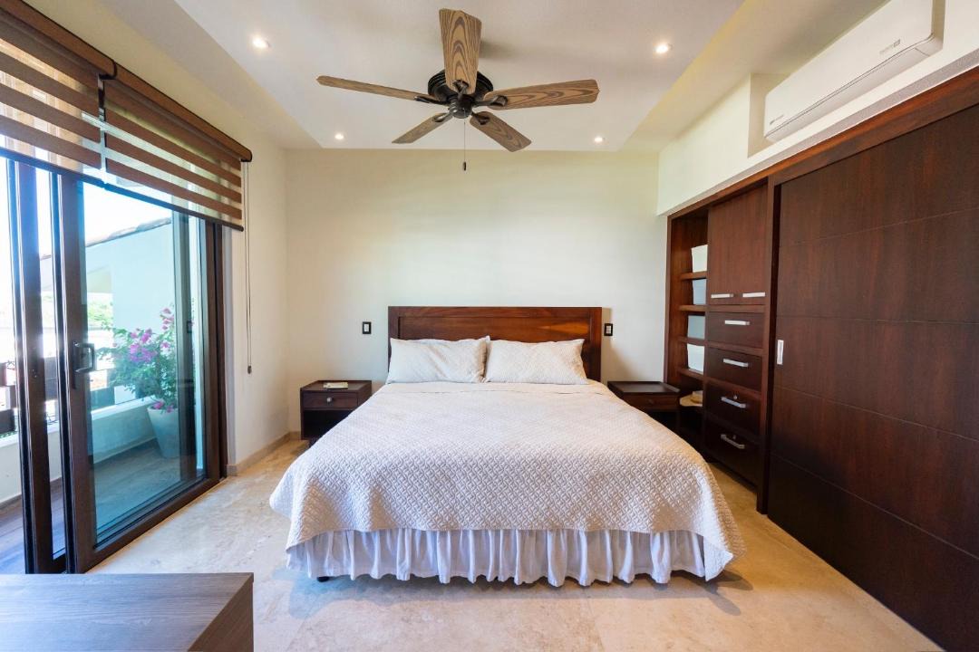 Photo of Bedroom in Flamingos