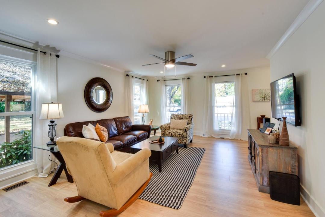 Photo of Livingroom in Travelers Rest