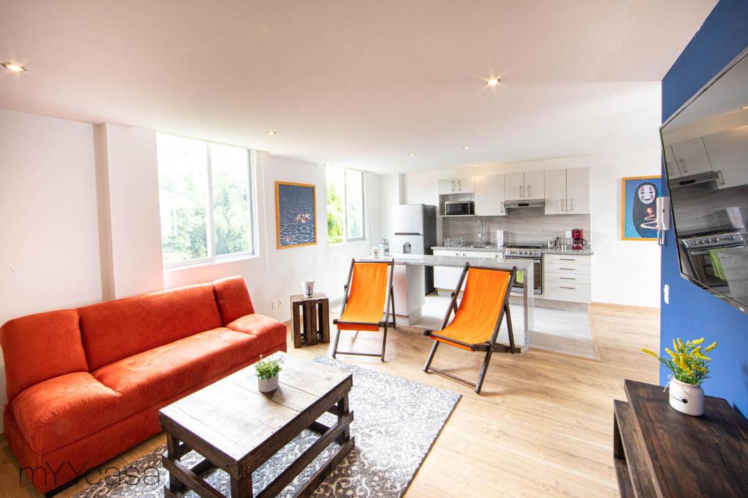 Photo of Livingroom in Anahuac