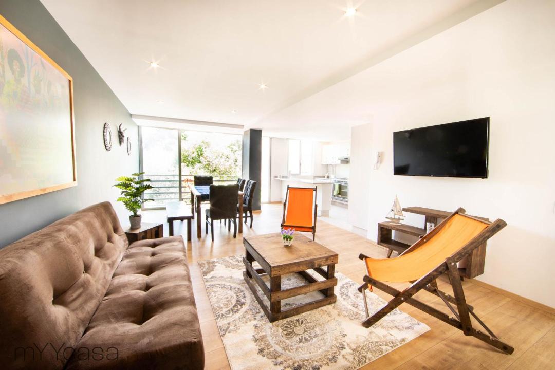 Photo of Livingroom in Anahuac