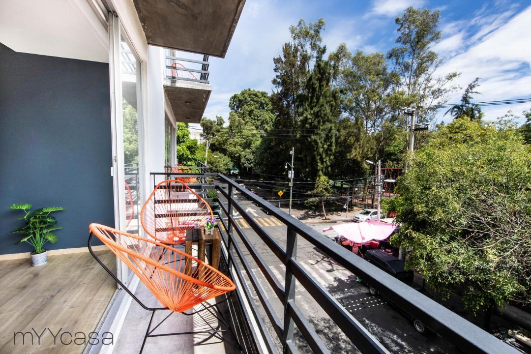 Photo of Patio Balcony in Anahuac