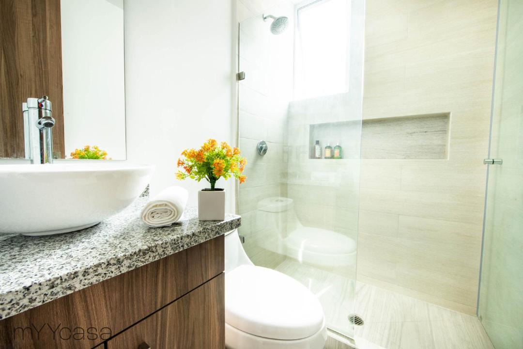 Photo of Bathroom in Anahuac