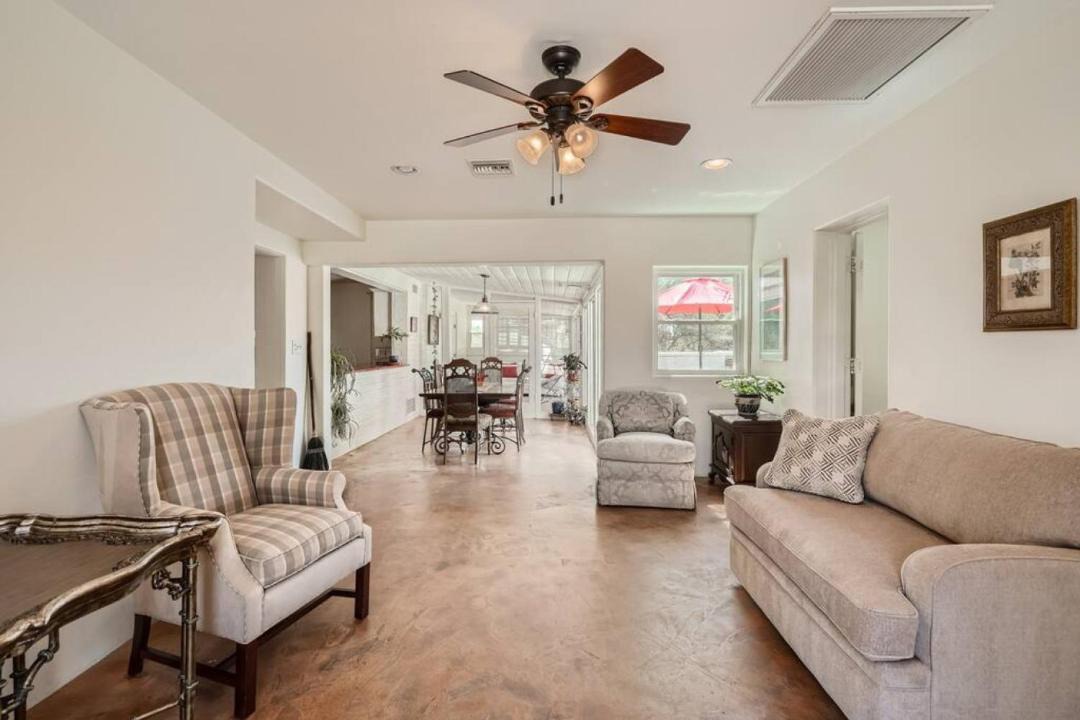 Photo of Livingroom in Casas Adobes