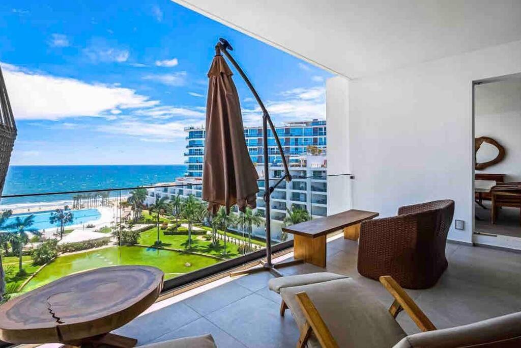 Photo of Patio Balcony in Flamingos
