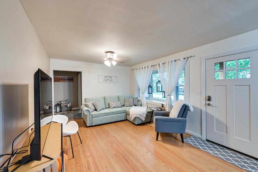 Photo of Livingroom in Crittenden