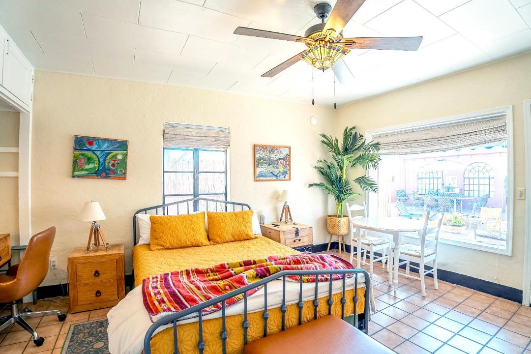 Photo of Livingroom in Sam Hughes