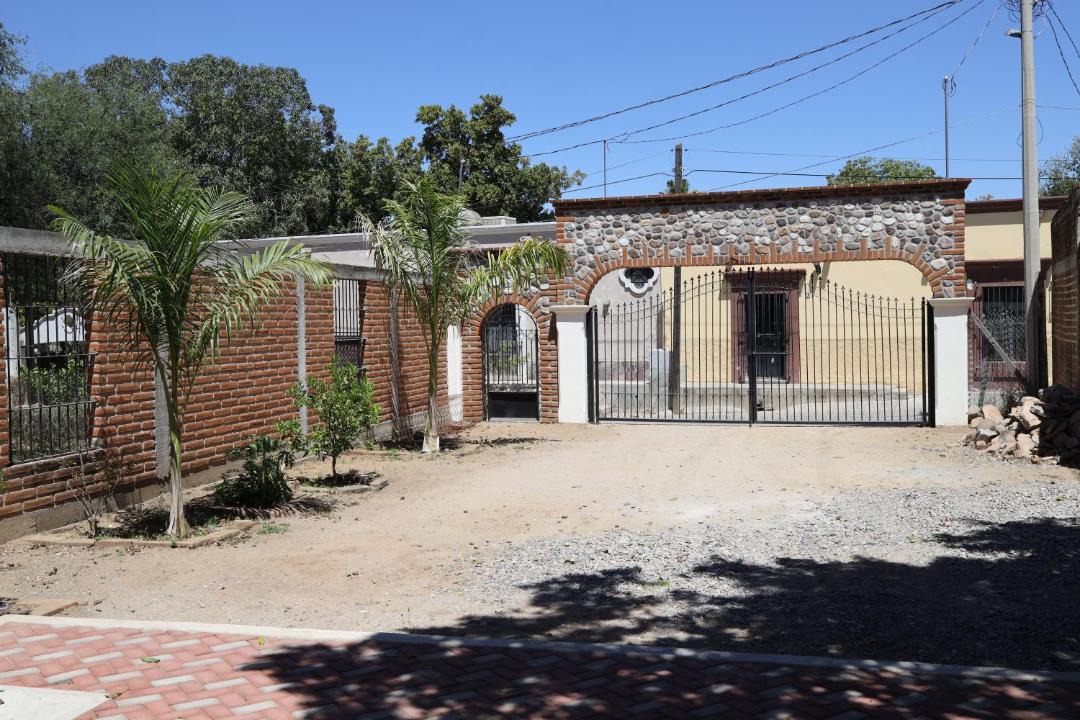 Photo of Others in Alamos