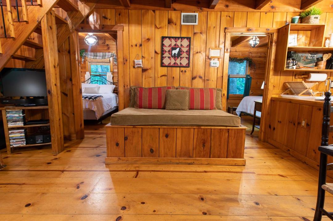 Photo of Bedroom in Benton