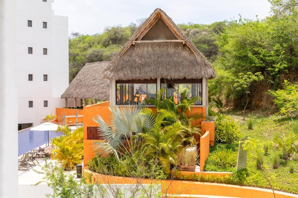 Photo of Buildings in La Cruz de Huanacaxtle