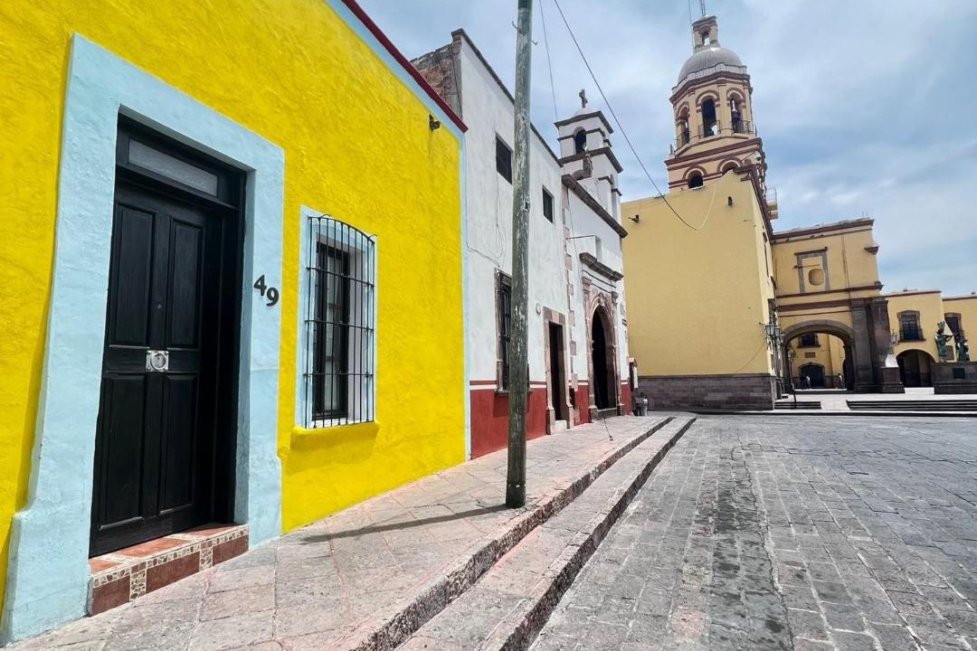 Photo of Buildings in La Cruz