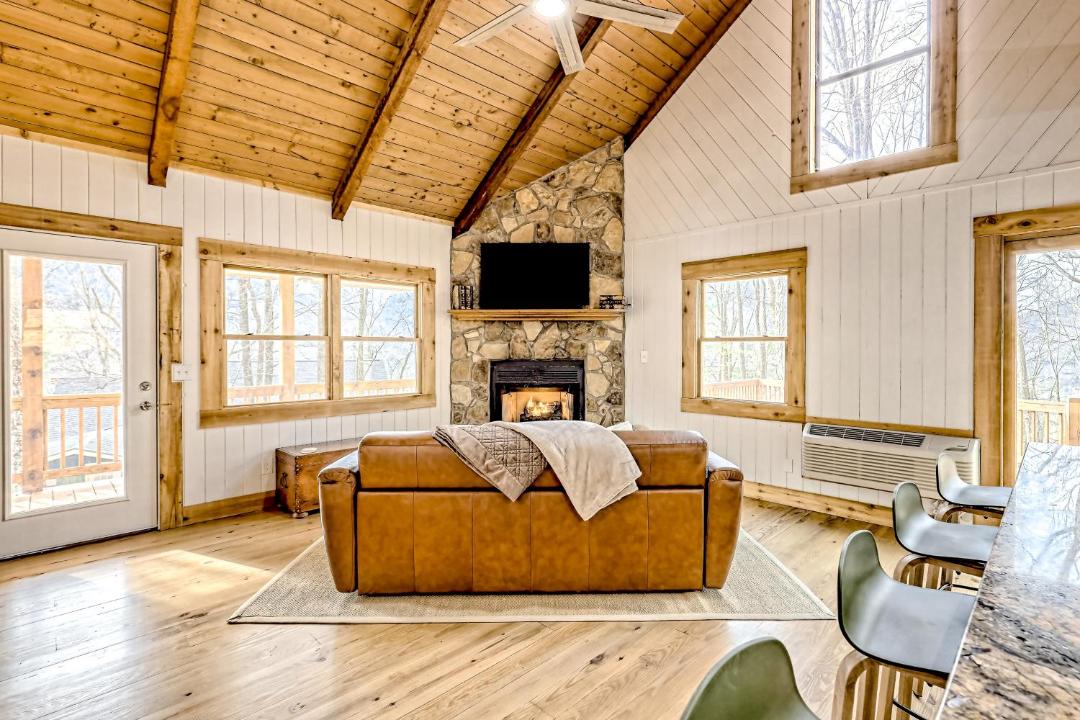 Photo of Livingroom in Blairsville