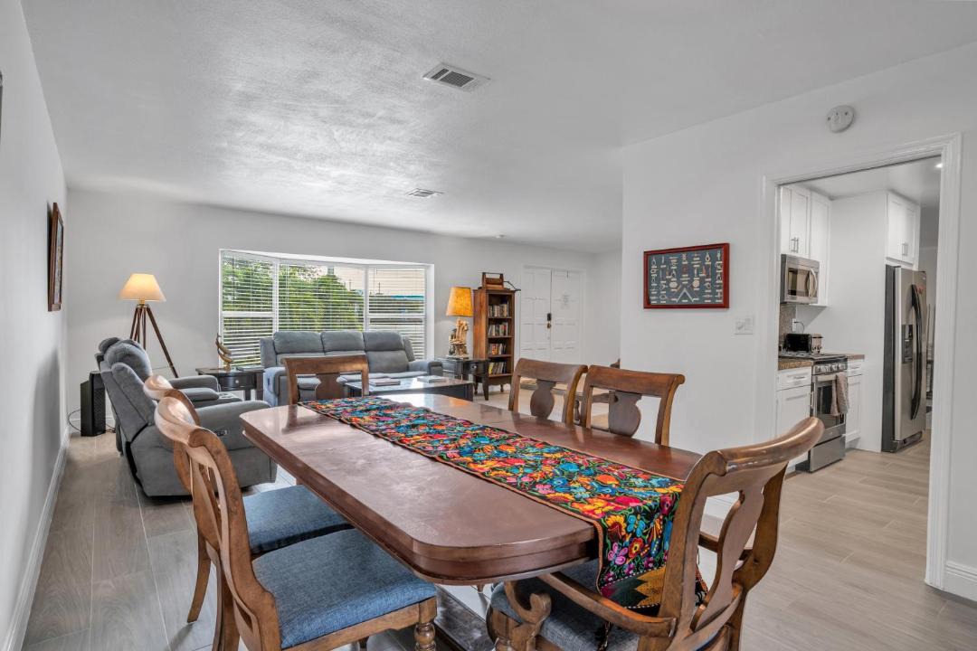 Photo of Livingroom in Garden Isles