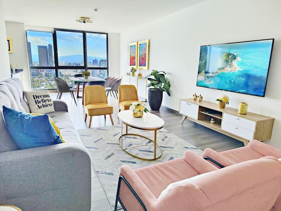 Photo of Livingroom in Anahuac