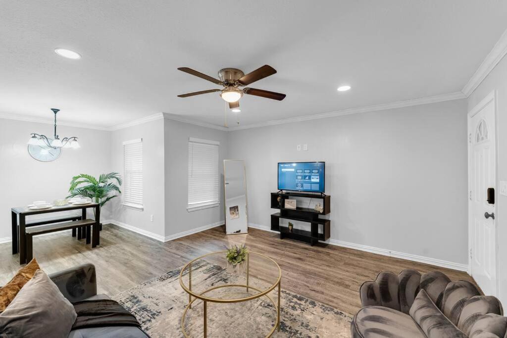 Photo of Livingroom in South Arlington