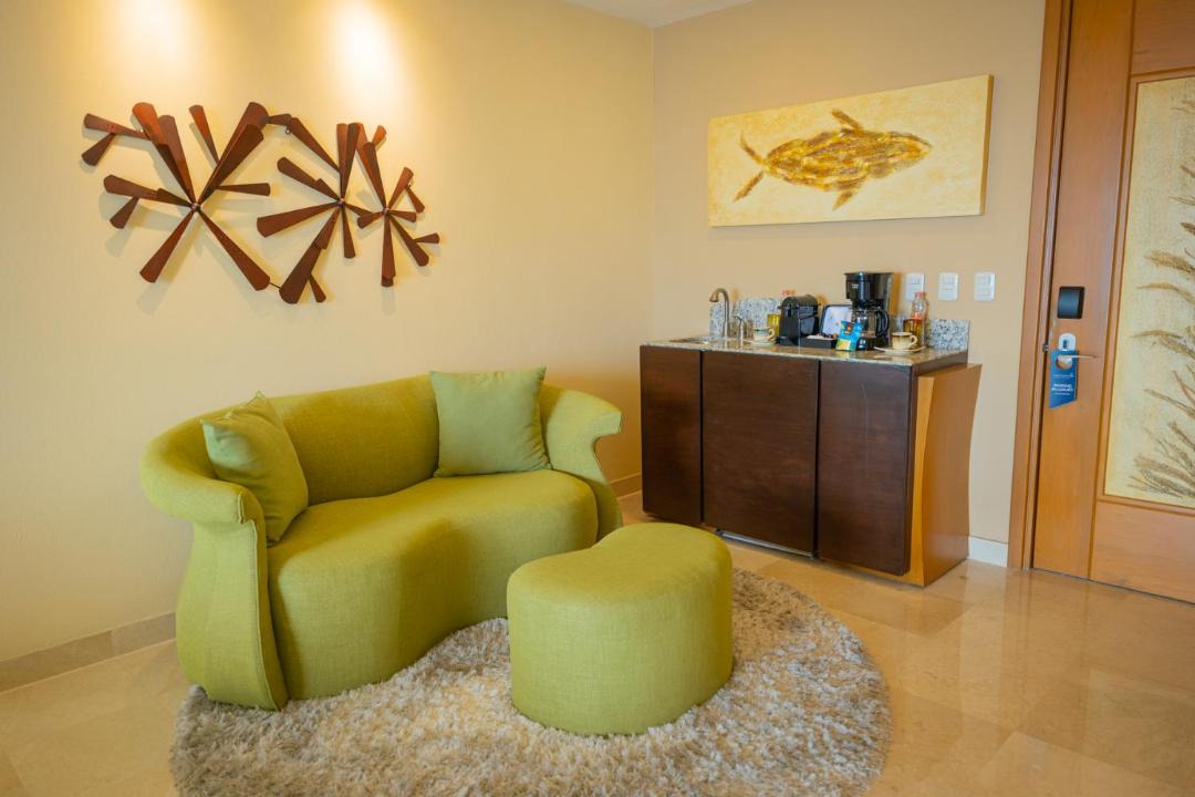 Photo of Livingroom in South Shore Hotel Area