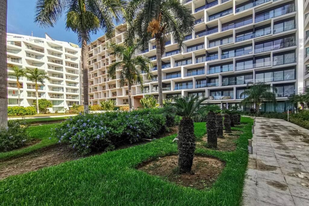 Photo of Buildings in Flamingos