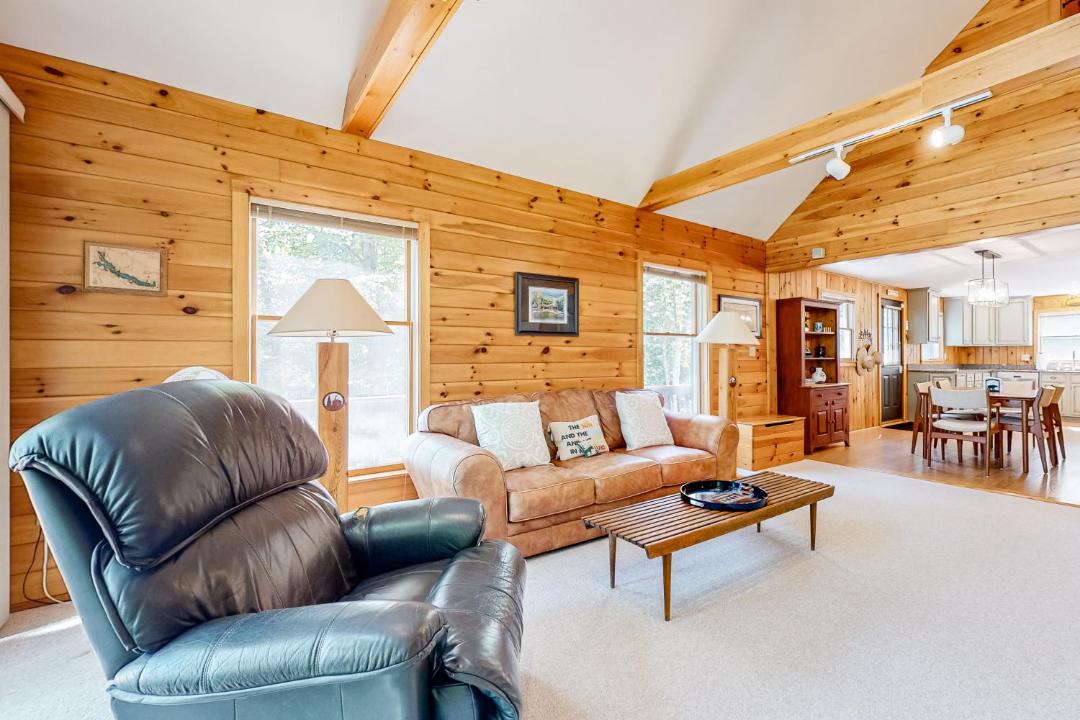 Photo of Livingroom in Pine River Pond