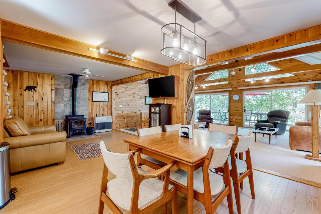 Photo of Livingroom in Pine River Pond