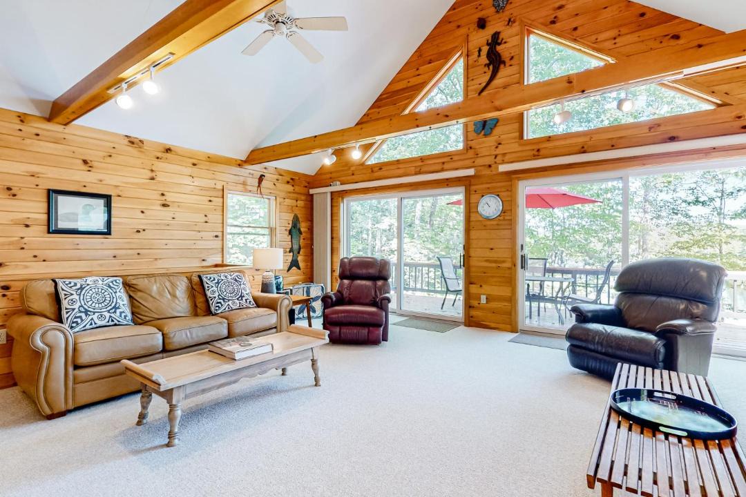 Photo of Livingroom in Pine River Pond
