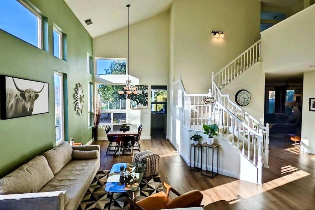 Photo of Livingroom in Roseville