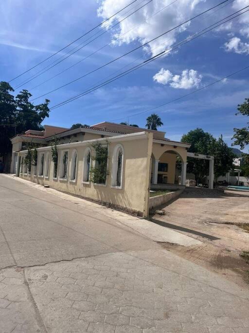 Photo of Buildings in Alamos