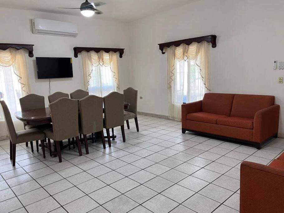 Photo of Livingroom in Alamos