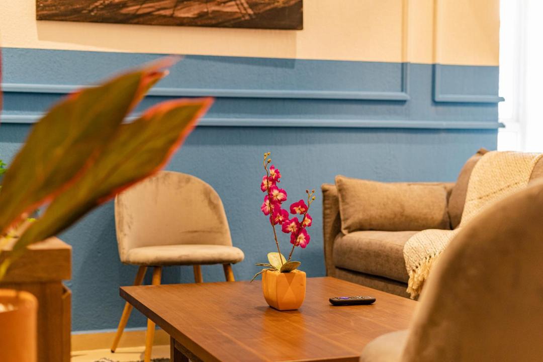 Photo of Livingroom in Anahuac