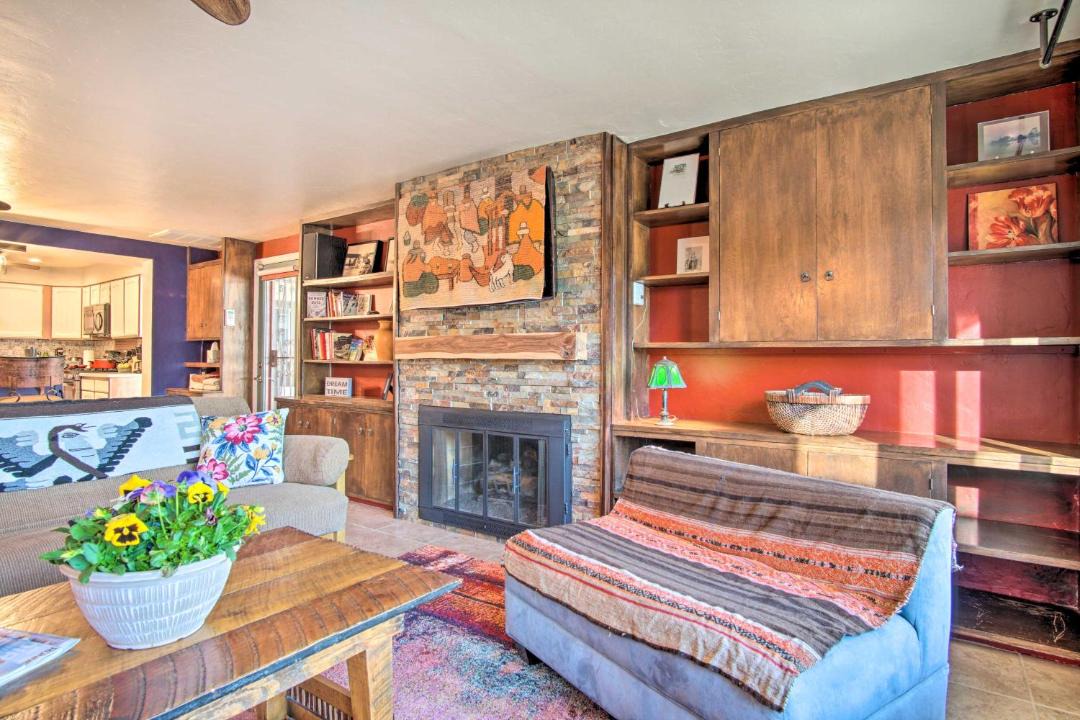 Photo of Livingroom in Peter Howell