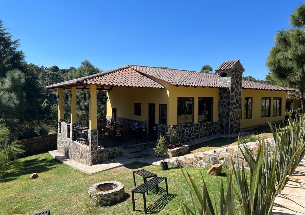 Photo of Buildings in Mazamitla
