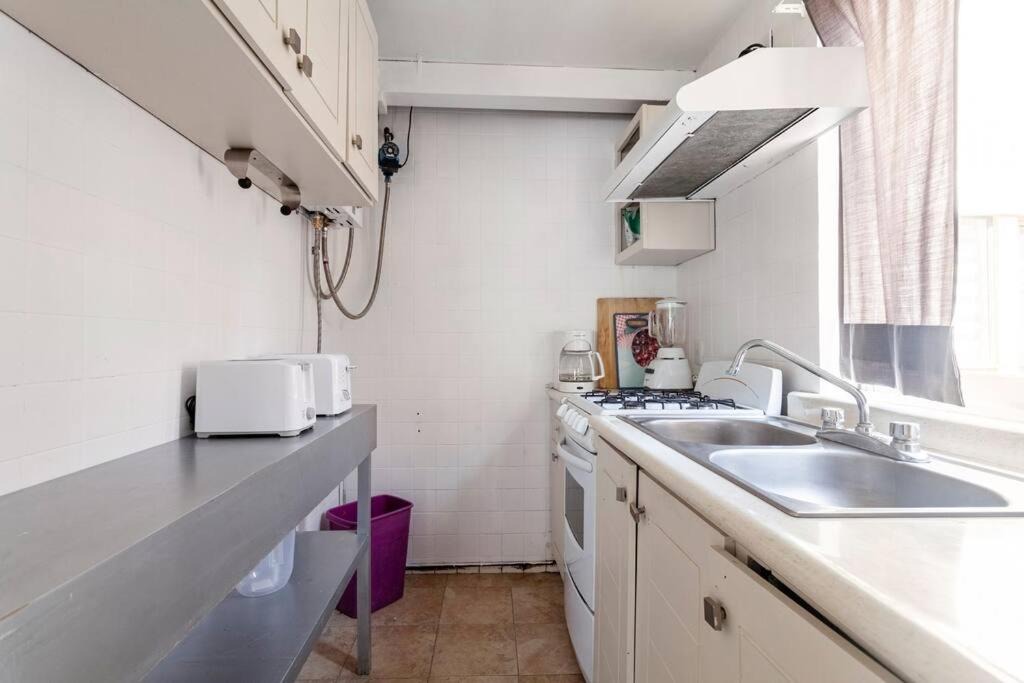 Photo of Kitchen in San Miguel Chapultepec